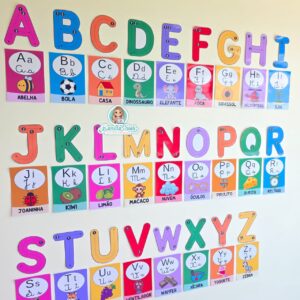 Alfabeto de parede com letras tracejadas