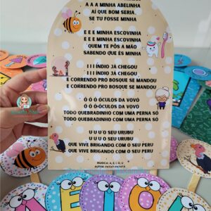 Luva das Vogais: 6 Luvas com Imagens e Música